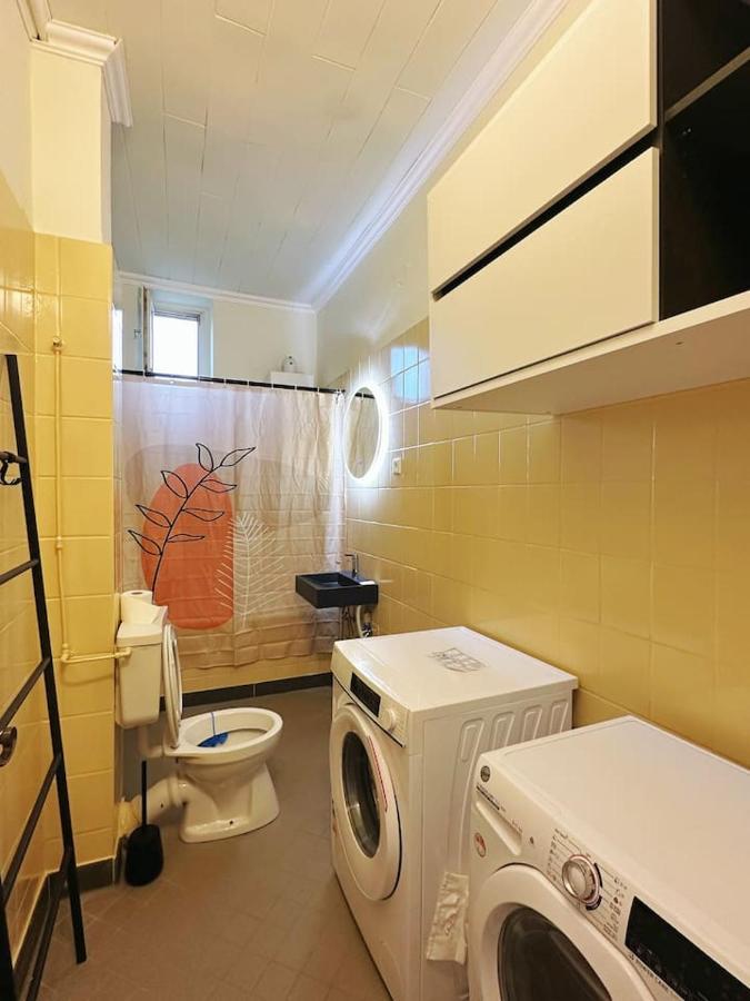 2 Schlafzimmer Waschenspuelmaschine Duisburg Buitenkant foto