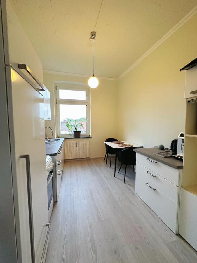 2 Schlafzimmer Waschenspuelmaschine Duisburg Buitenkant foto